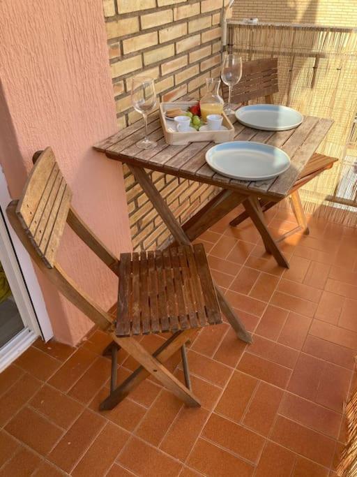 Coqueto Apartamento De Playa Con Piscina Y Terraza Valencia Exterior photo
